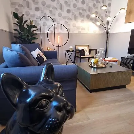 Bauhaus - Sleepwithme - Free Parking - Free Braeakfast - Very Friendly Staff * 比萨