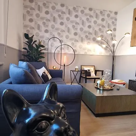 Bauhaus - Sleepwithme - Free Parking - Free Braeakfast - Very Friendly Staff * 比萨