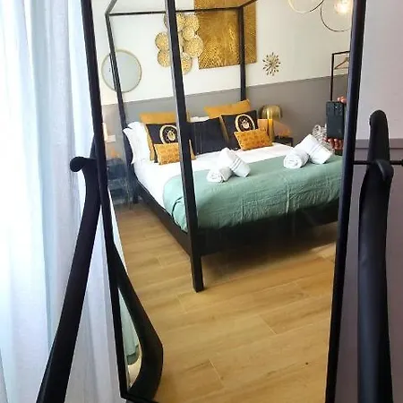 Bauhaus - Sleepwithme - Free Parking - Free Braeakfast - Very Friendly Staff *