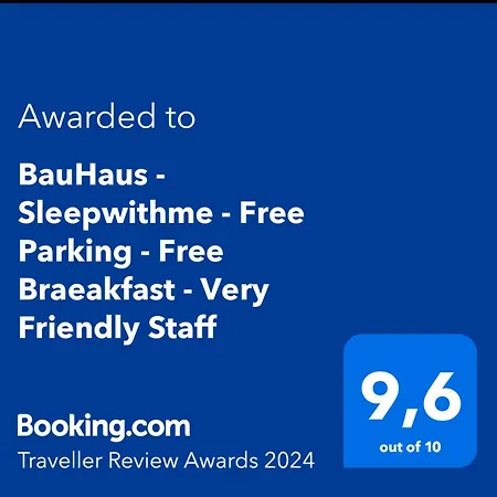Bauhaus - Sleepwithme - Free Parking - Free Braeakfast - Very Friendly Staff Apartment