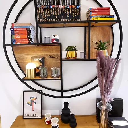 Bauhaus - Sleepwithme - Free Parking - Free Braeakfast - Very Friendly Staff 公寓 比萨