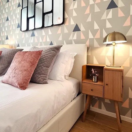 Bauhaus - Sleepwithme - Free Parking - Free Braeakfast - Very Friendly Staff Apartamento *